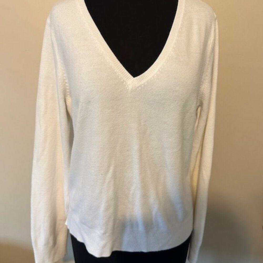 NY & CO White Super Soft V Neck Sweater   8697  XL
